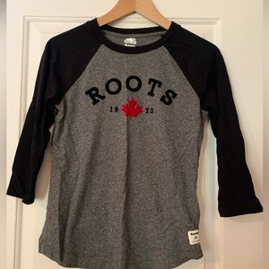 Roots Women XS perfect condition T shirt